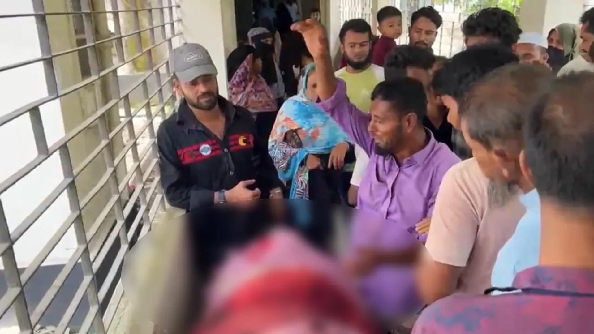 রায়পুরায় বাড়িতে ঢুকে গুলি করে হত্যা, নিহত ১, আহত ৩
